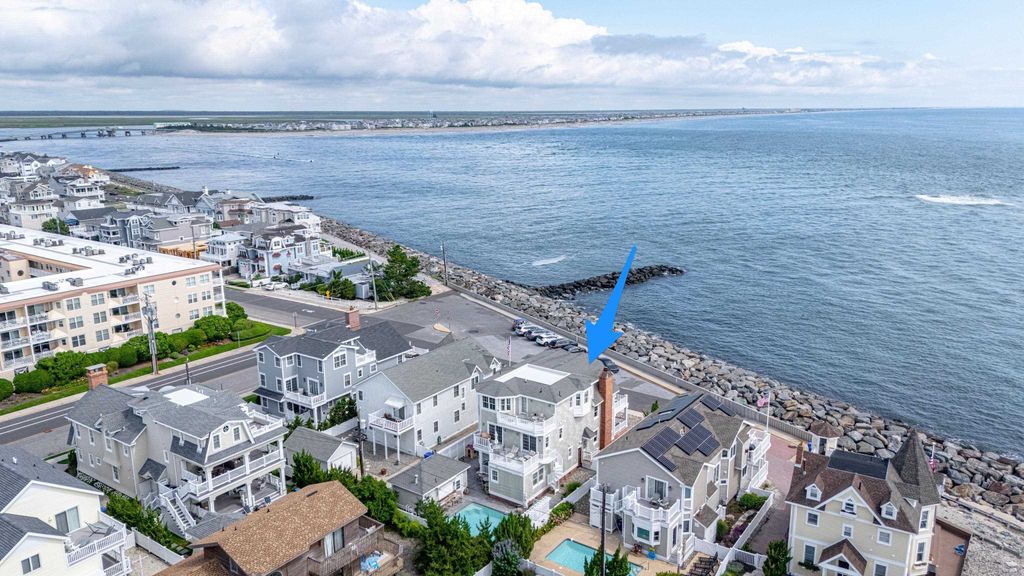 Photo of 74 W 7th Street, Avalon, NJ 08202 (MLS # 252063)