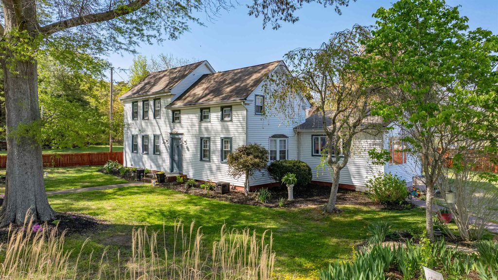 Photo of 14 Fox Run Road, Cape May Court House, NJ 08210 (MLS # 261429)