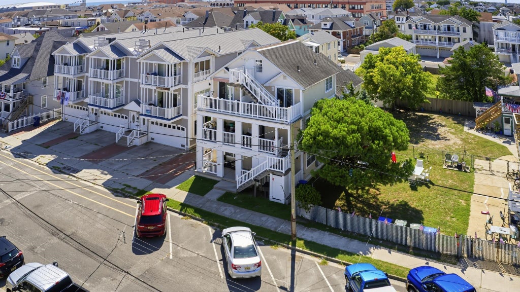Photo of 120 E Youngs Avenue #101, Wildwood, NJ 08260 (MLS # 262656)
