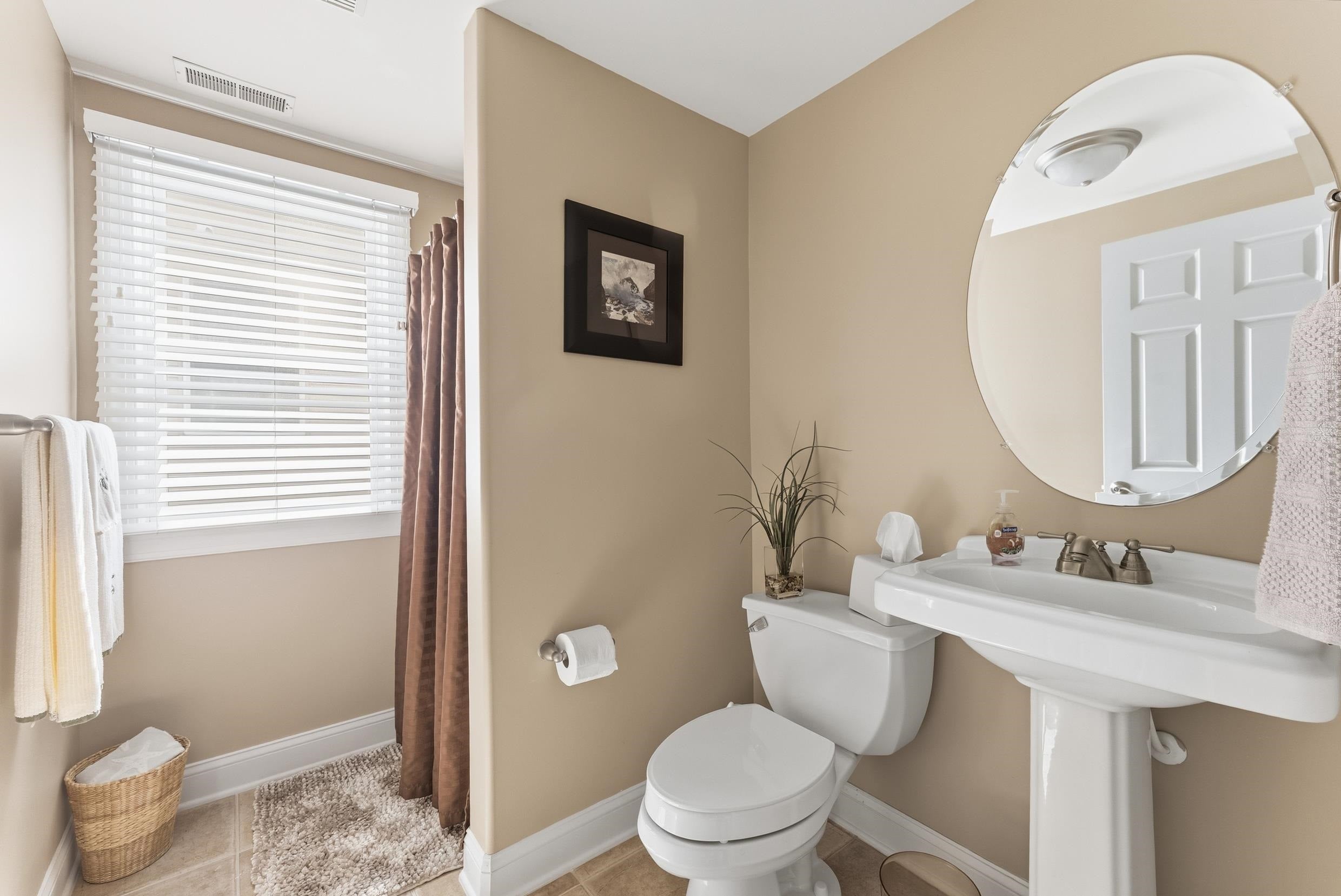 110 E Crocus Road 110