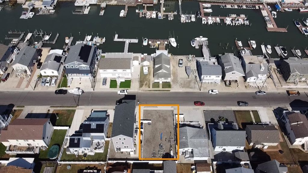 Photo of 524 W Poplar Ave, West Wildwood, NJ 08260 (MLS # 252850)