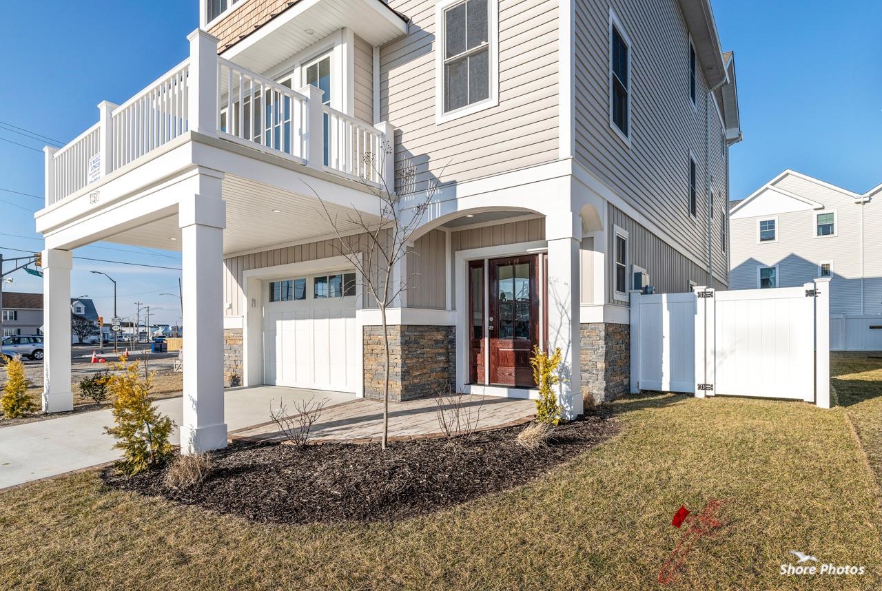 137 W Walnut Avenue