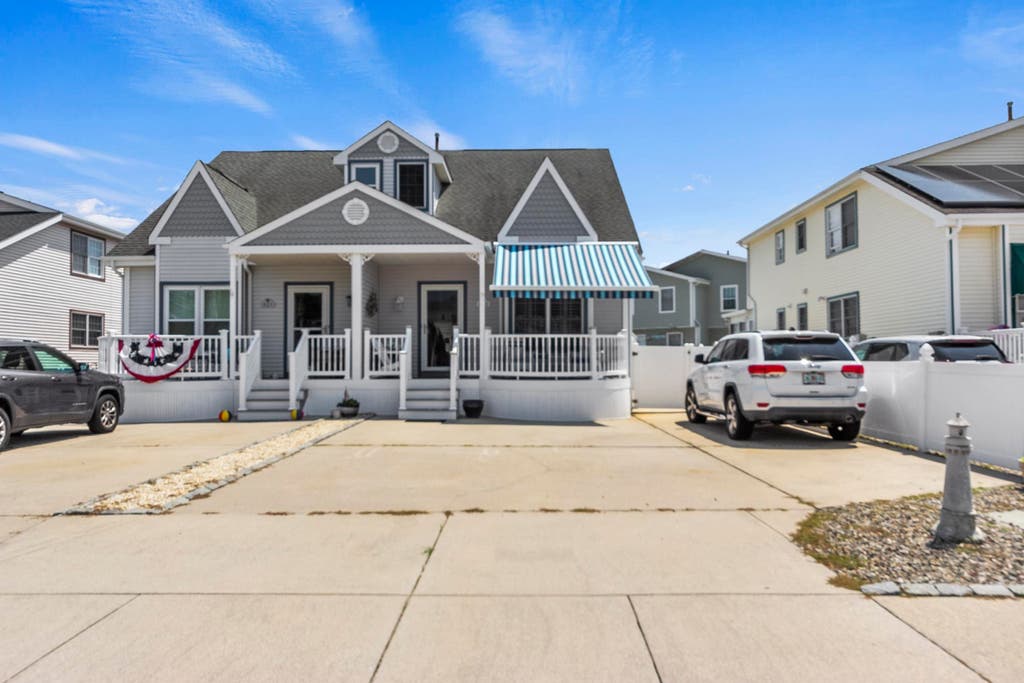 Photo of 621 W Pine Avenue #0, North Wildwood, NJ 08260 (MLS # 262140)