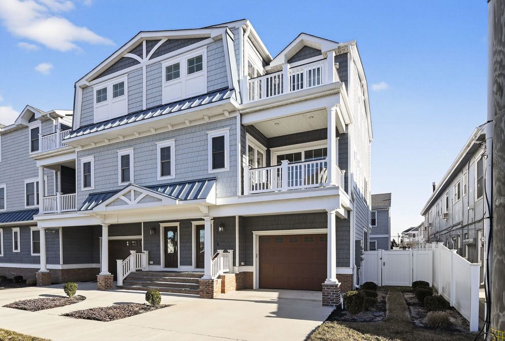 Photo of 203 E Primrose Road #203, Wildwood Crest, NJ 08260 (MLS # 260180)