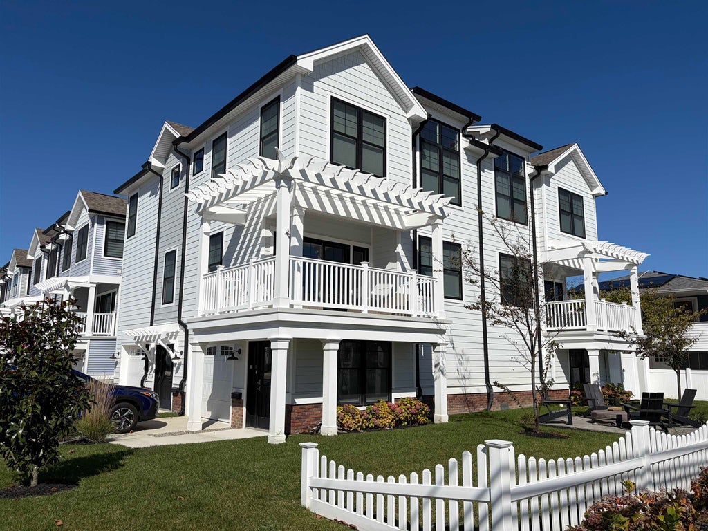 Photo of 127 E Richmond Avenue, Wildwood Crest, NJ 08260 (MLS # 263125)