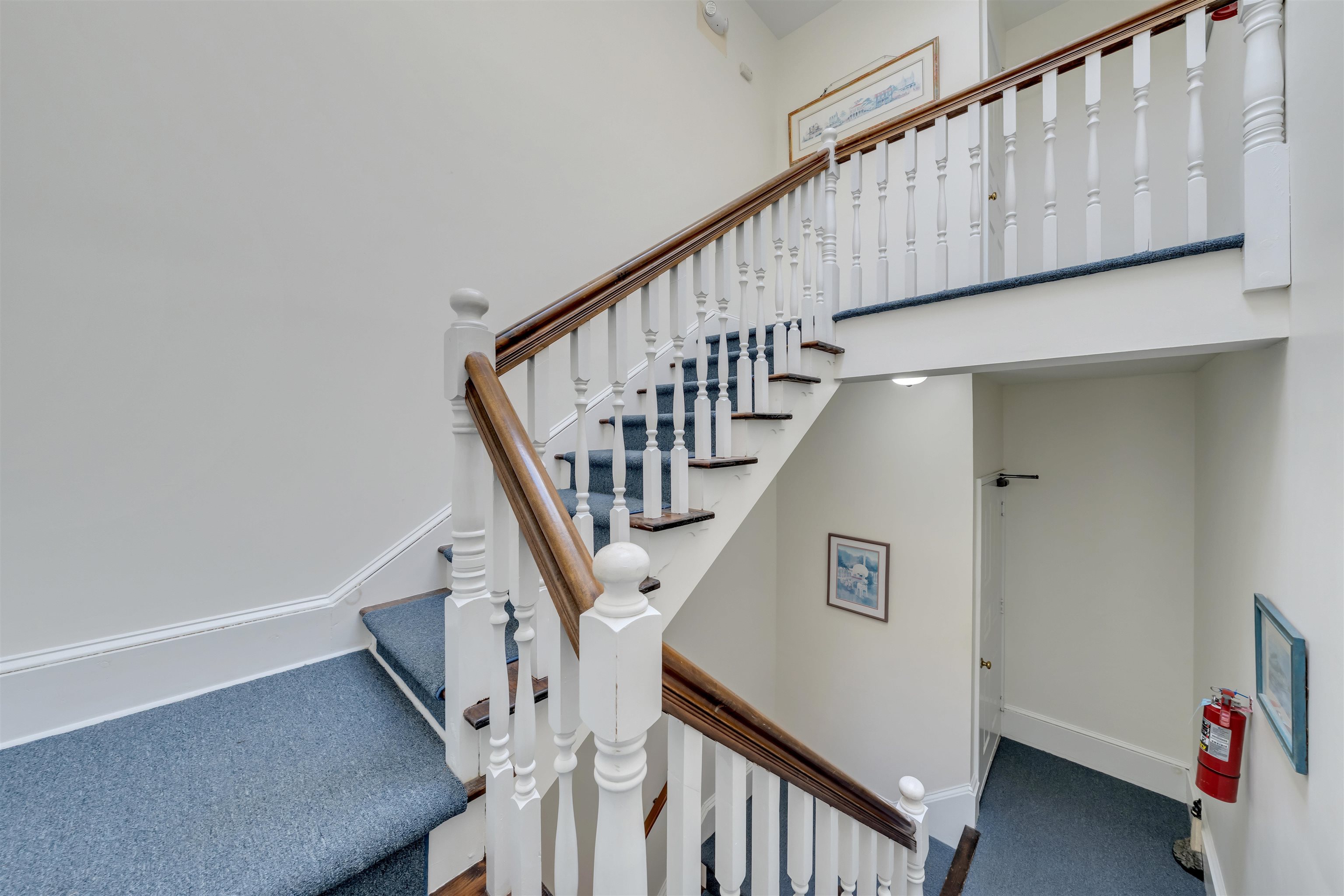 1011 Lafayette Street 302