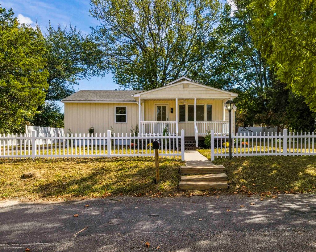Photo of 24 N 12 Street, Del Haven, NJ 08251 (MLS # 253019)