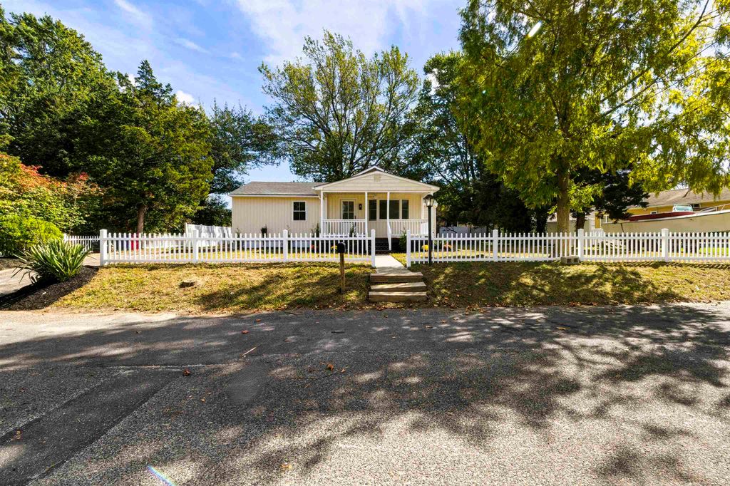 Photo of 24 N 12 Street, Del Haven, NJ 08251 (MLS # 253019)