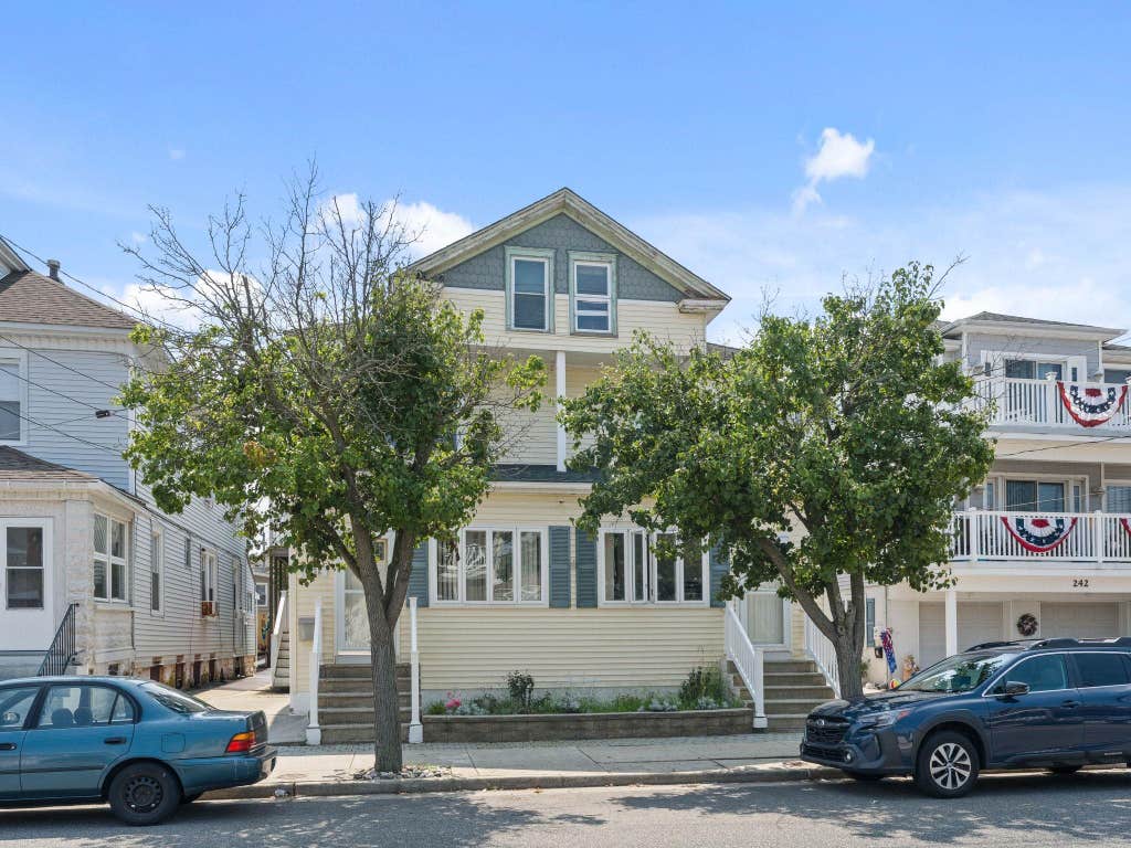 Photo of 238-240 W Wildwood Avenue, Wildwood, NJ 08260 (MLS # 262239)