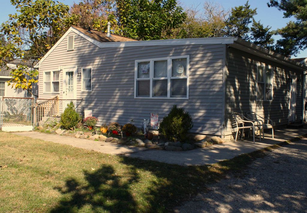 Photo of 27 E New York Avenue, Villas, NJ 08251 (MLS # 253112)