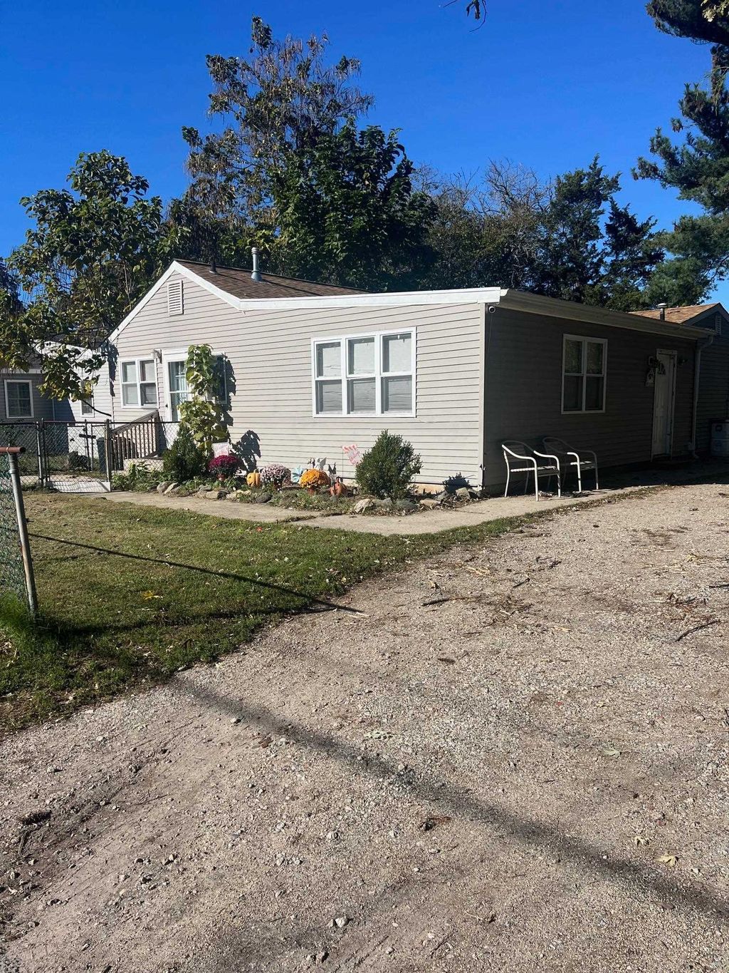 Photo of 27 E New York Avenue, Villas, NJ 08251 (MLS # 253112)