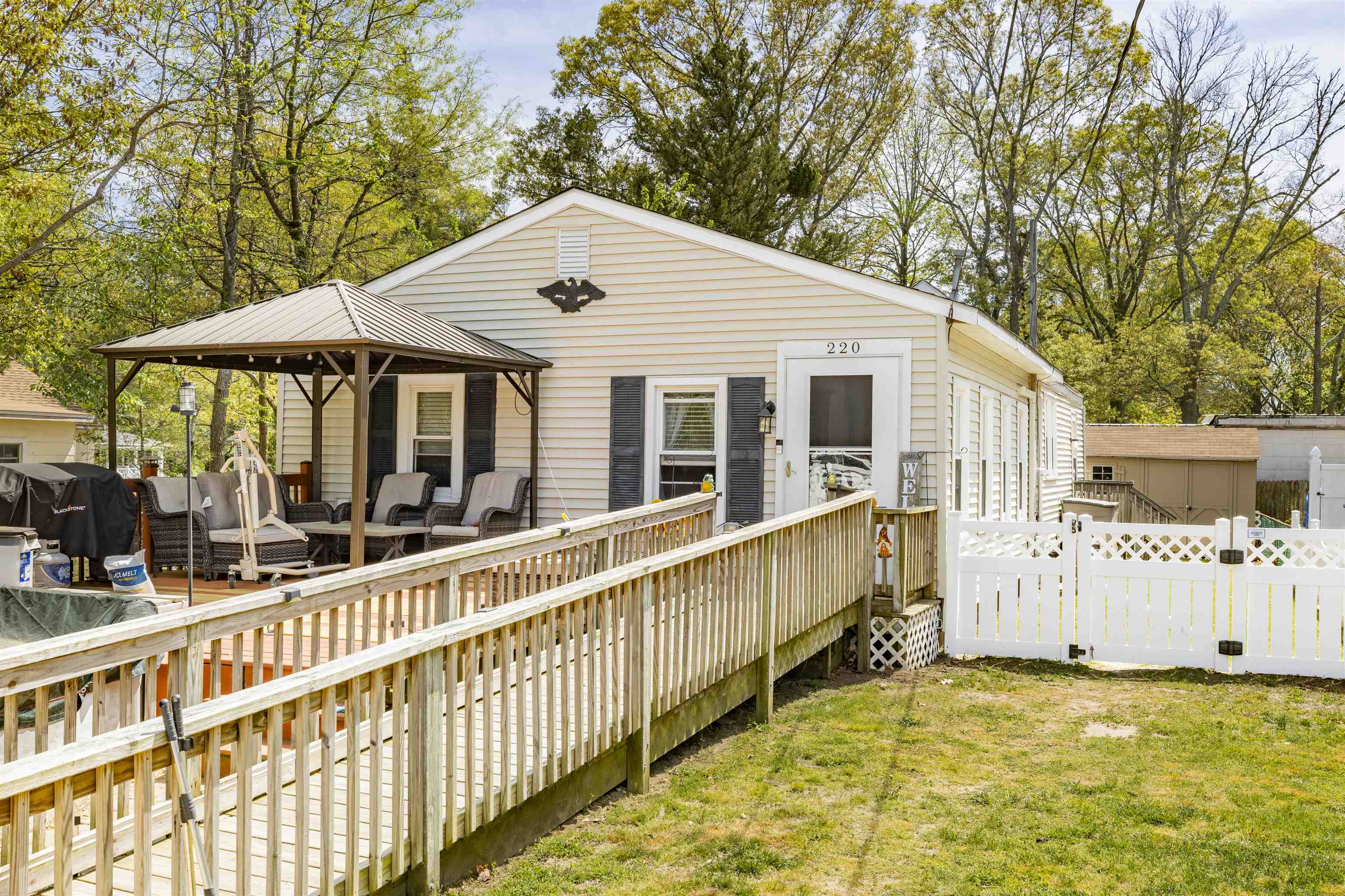220 Caroline Avenue, Villas, New Jersey image 1