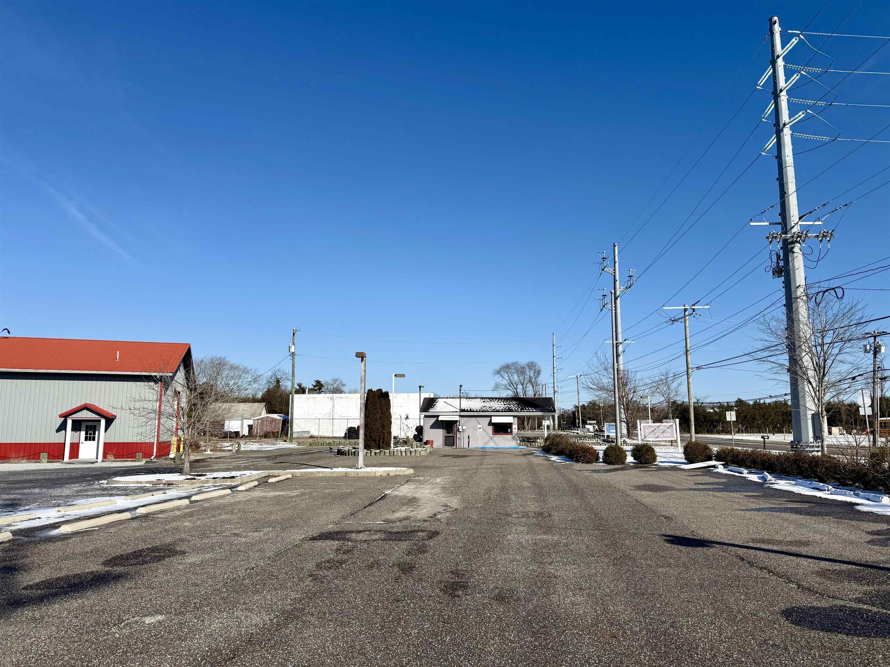 1605 &1609 N 9 Route