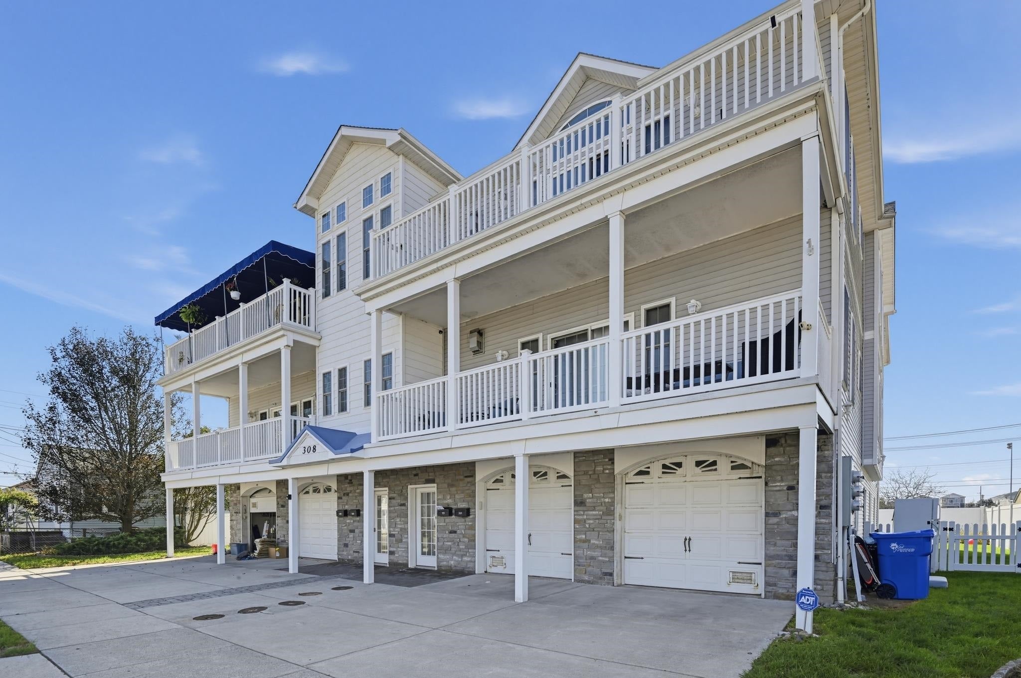 308 W Garfield Avenue 101