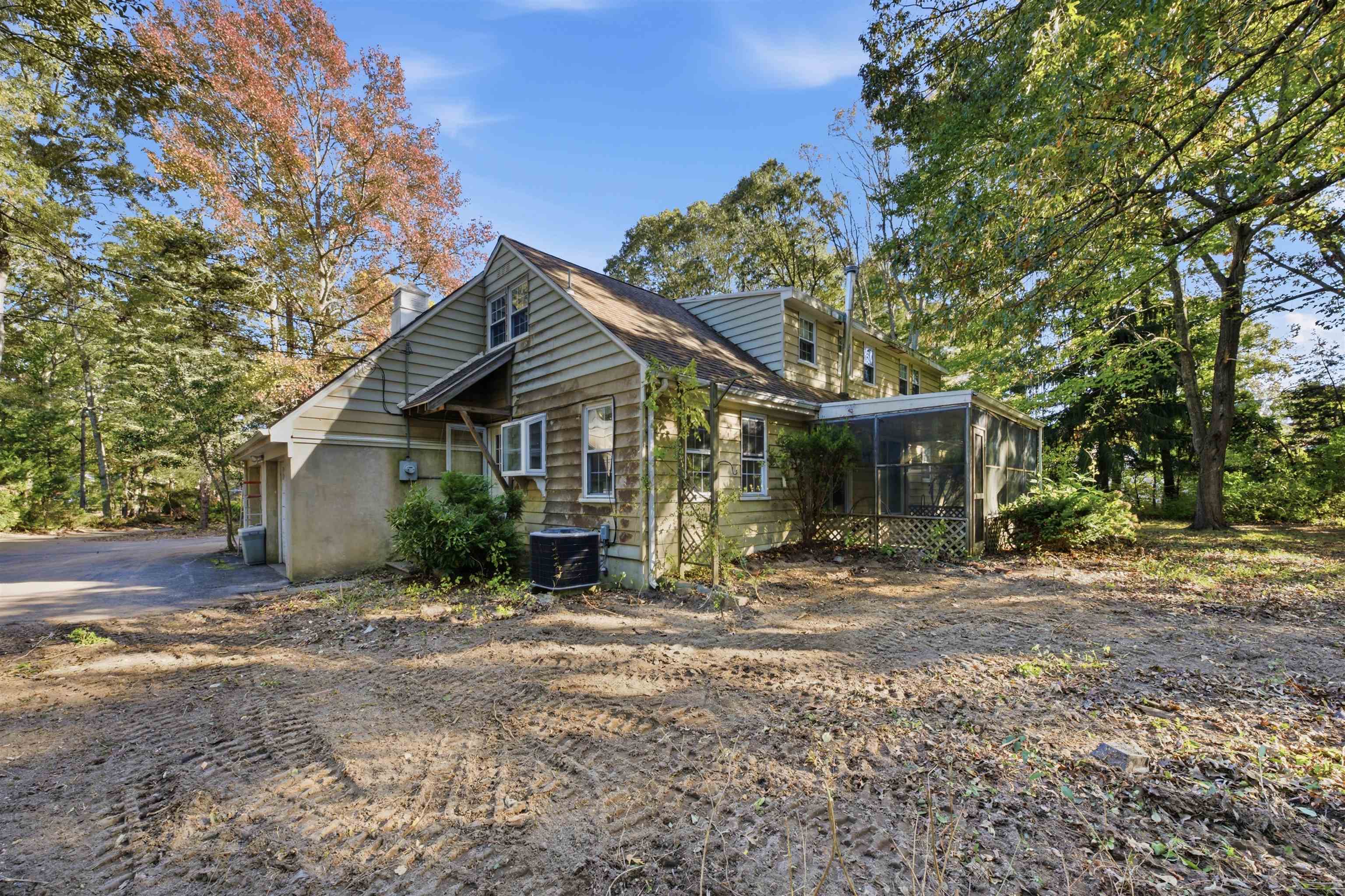 821 Court House South Dennis Road