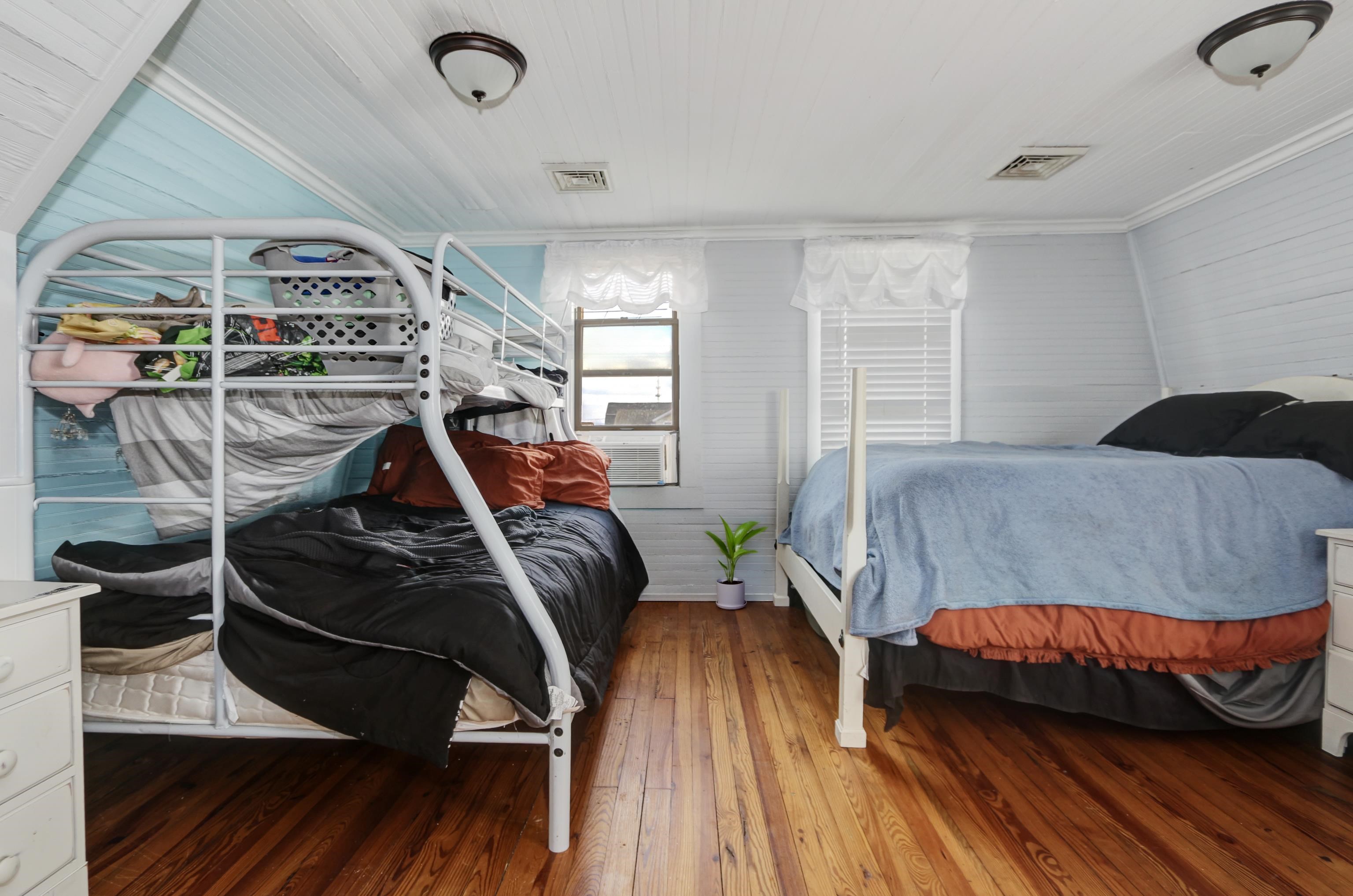 Wildwood, New Jersey 08260, United States, 4 Bedrooms Bedrooms, ,2 BathroomsBathrooms,Residential,Active,244192