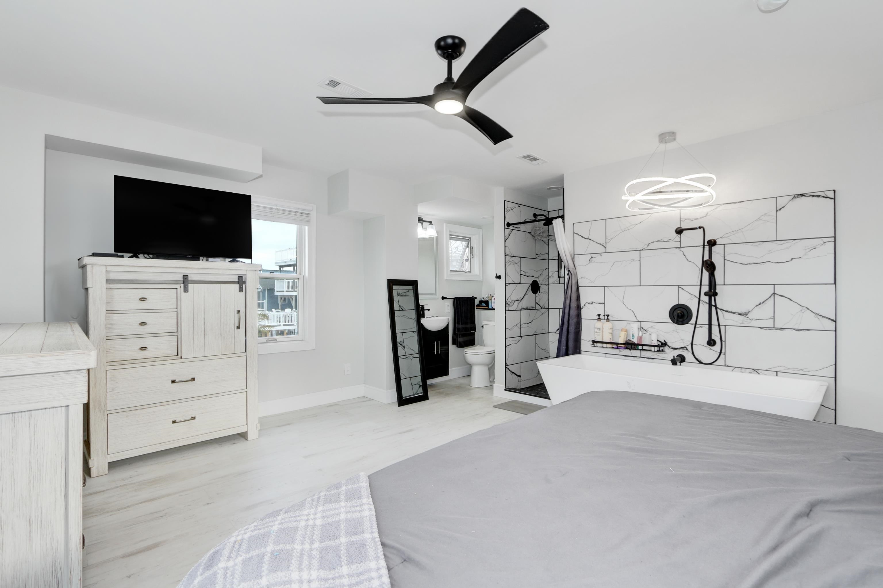 Wildwood, New Jersey 08260, United States, 4 Bedrooms Bedrooms, ,2 BathroomsBathrooms,Residential,Active,244192