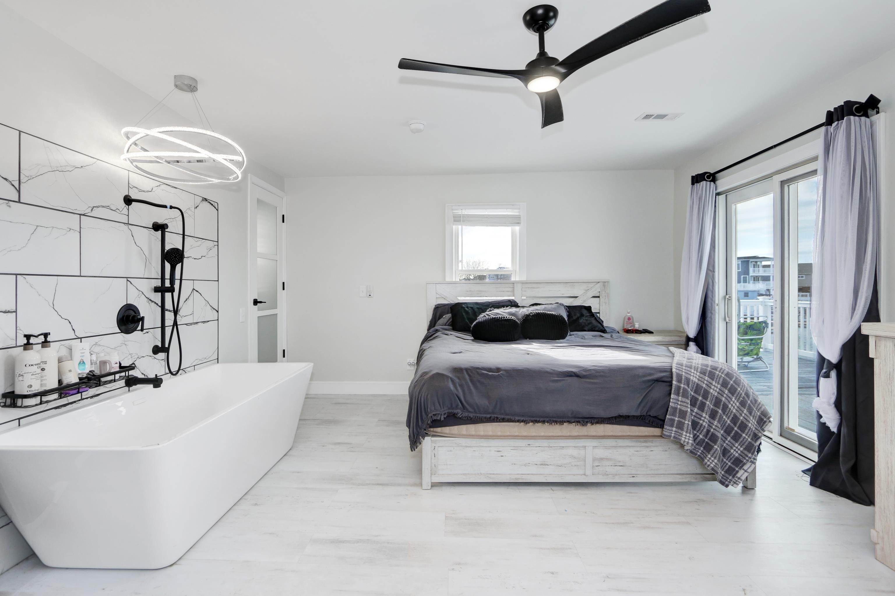 Wildwood, New Jersey 08260, United States, 4 Bedrooms Bedrooms, ,2 BathroomsBathrooms,Residential,Active,244192