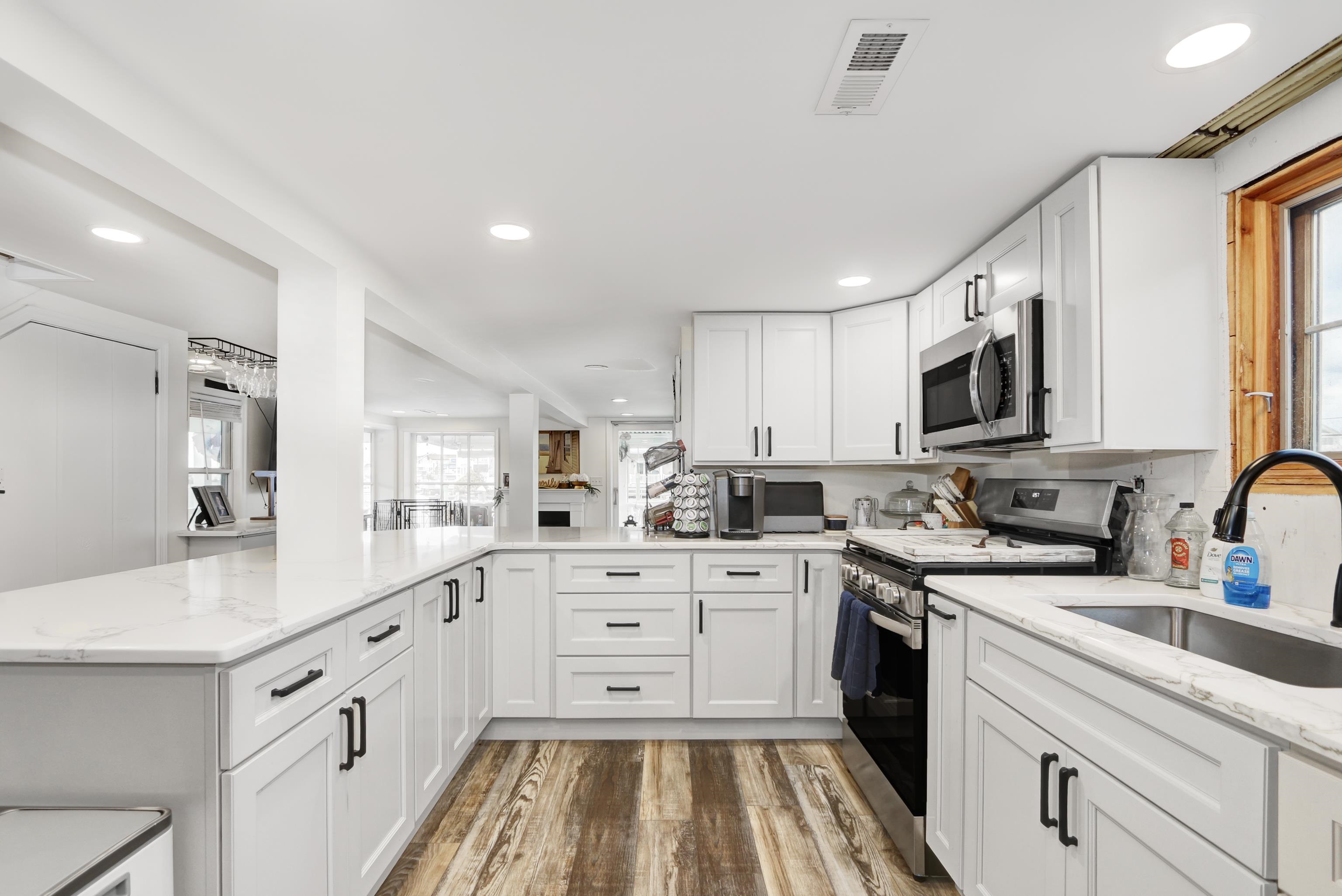 Wildwood, New Jersey 08260, United States, 4 Bedrooms Bedrooms, ,2 BathroomsBathrooms,Residential,Active,244192