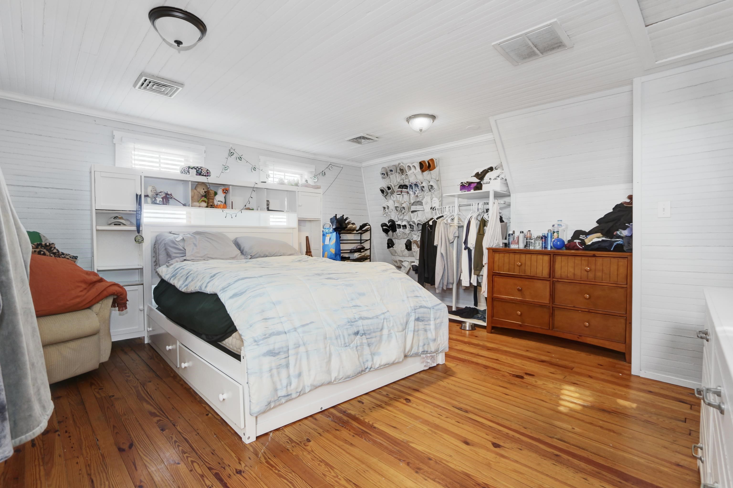 Wildwood, New Jersey 08260, United States, 4 Bedrooms Bedrooms, ,2 BathroomsBathrooms,Residential,Active,244192