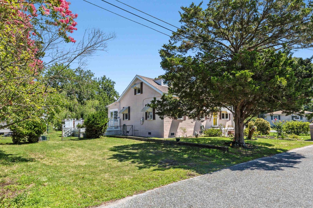 Photo of 111 Matthews AVE, Villas, NJ 08251 (MLS # 262203)
