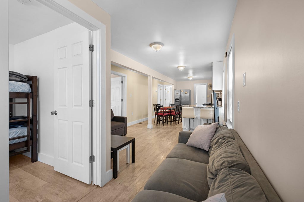 Photo of 306 E Poplar Avenue, Wildwood, NJ 08260 (MLS # 262503)