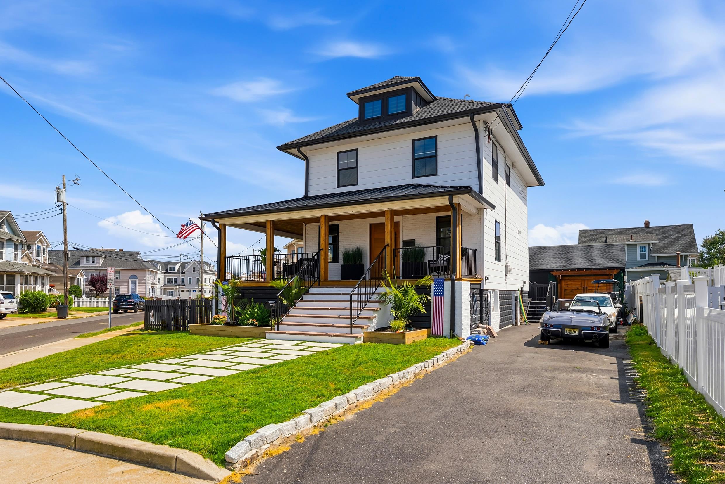225 W Lavender Road