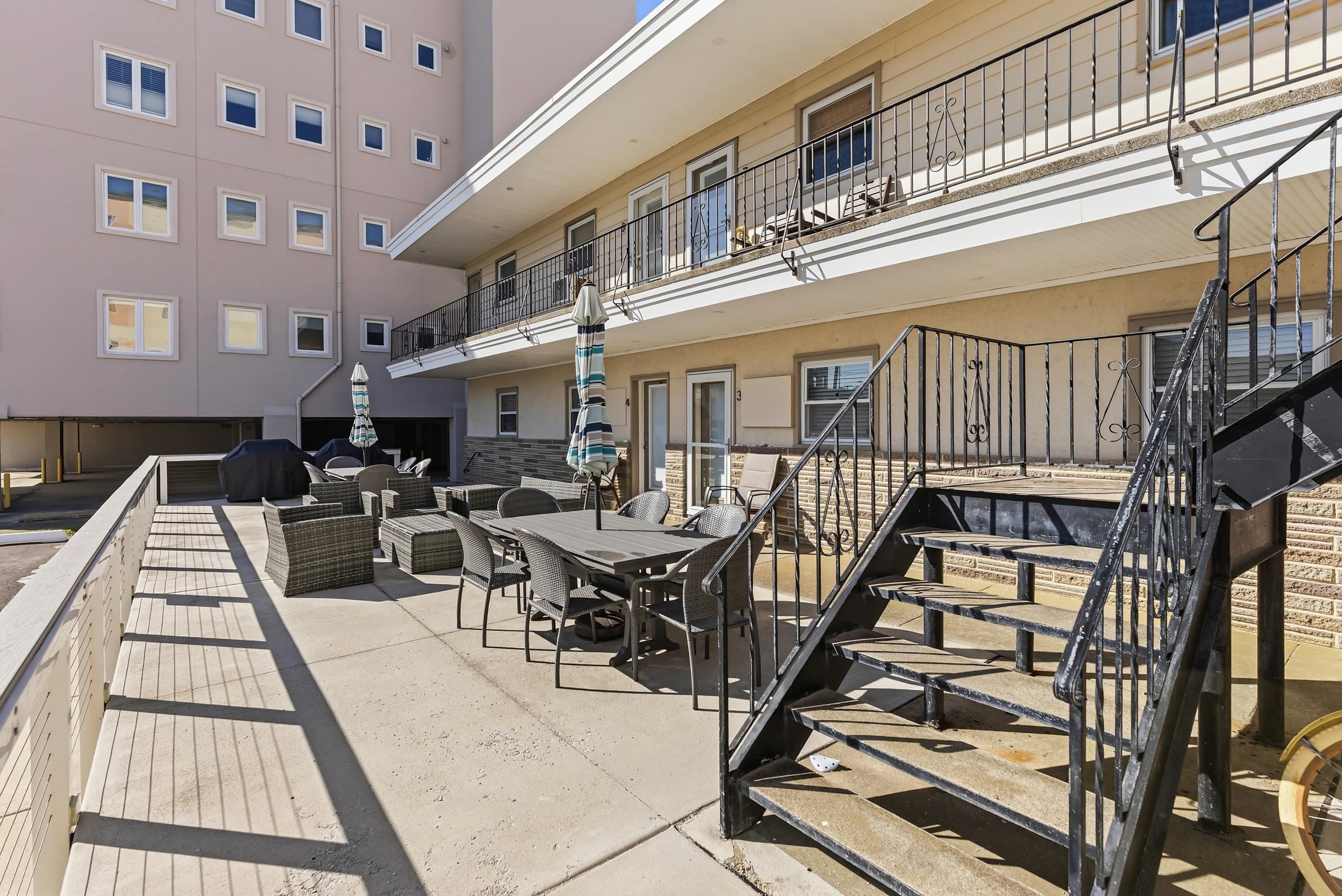 404-06 E Farragut Road 7