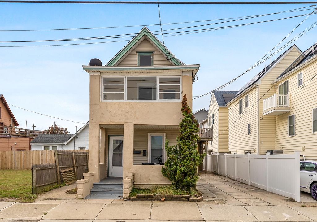 Photo of 210 W Burk Avenue, Wildwood, NJ 08260 (MLS # 253357)