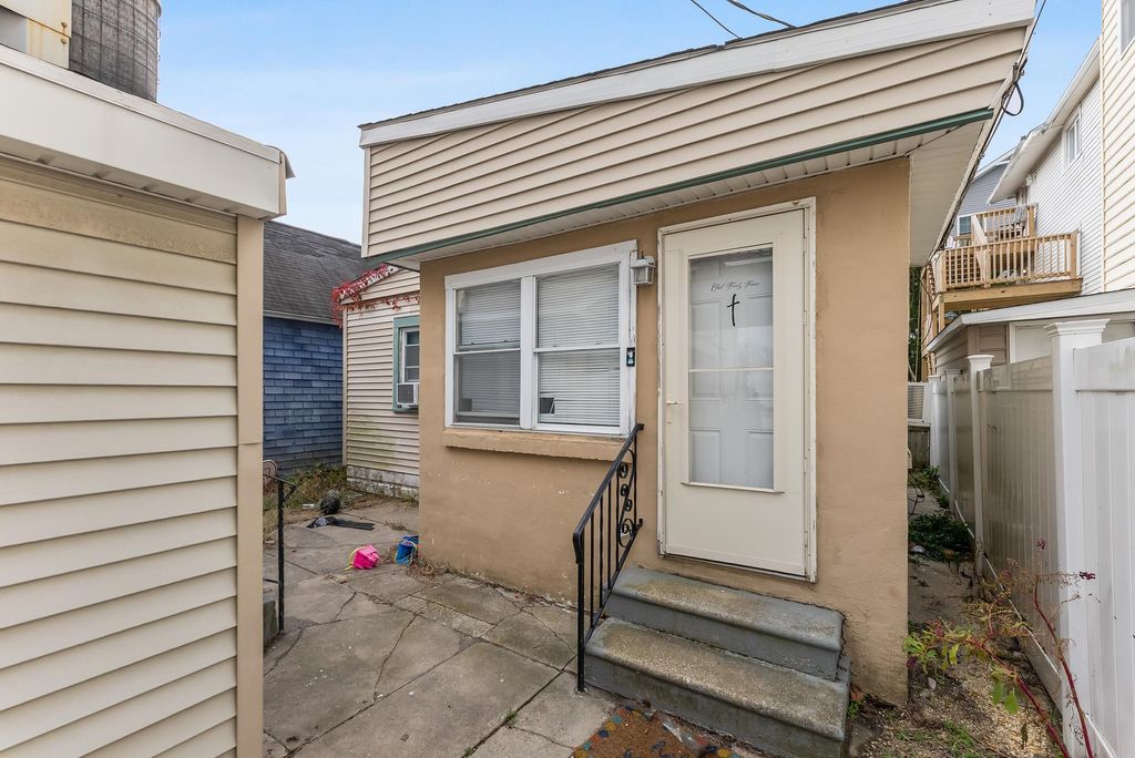 Photo of 210 W Burk Avenue, Wildwood, NJ 08260 (MLS # 253357)