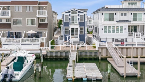 Homes For Sale - 328 83rd Street<br/> Stone Harbor, NJ 08247