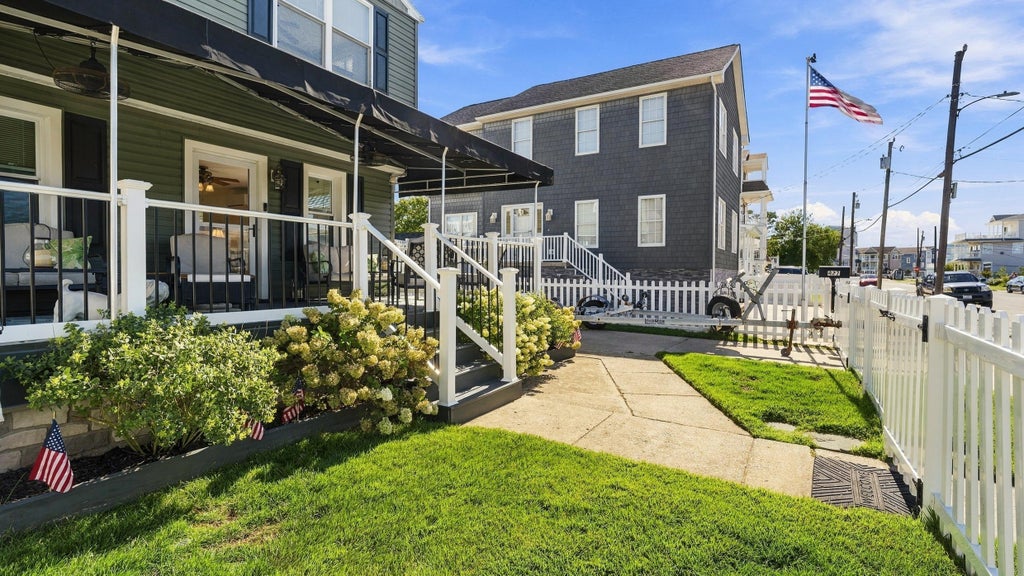 Photo of 427 Mulberry Avenue, North Wildwood, NJ 08260 (MLS # 262640)