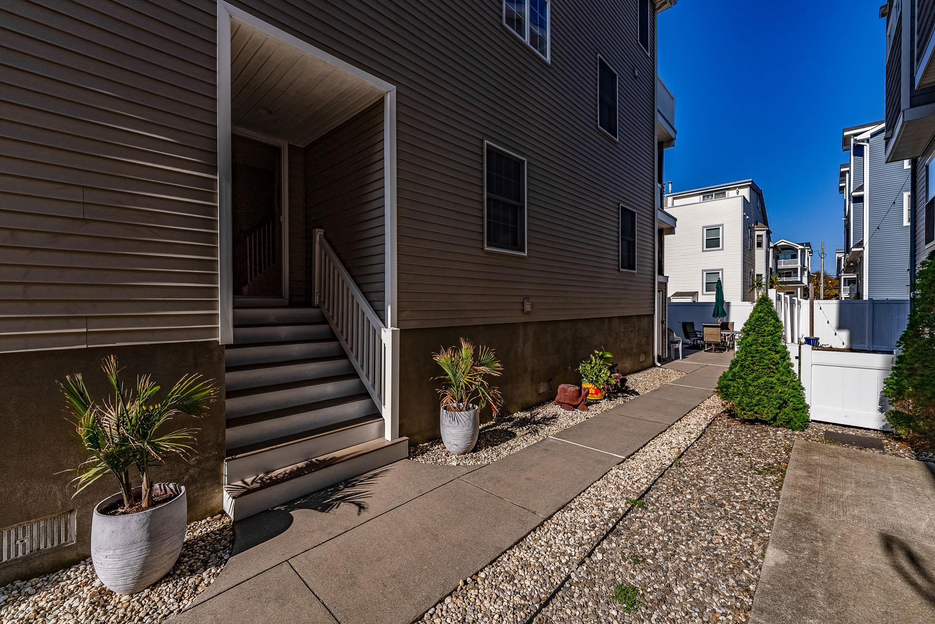 123 47th Street #EAST, Sea Isle City, New Jersey image 2