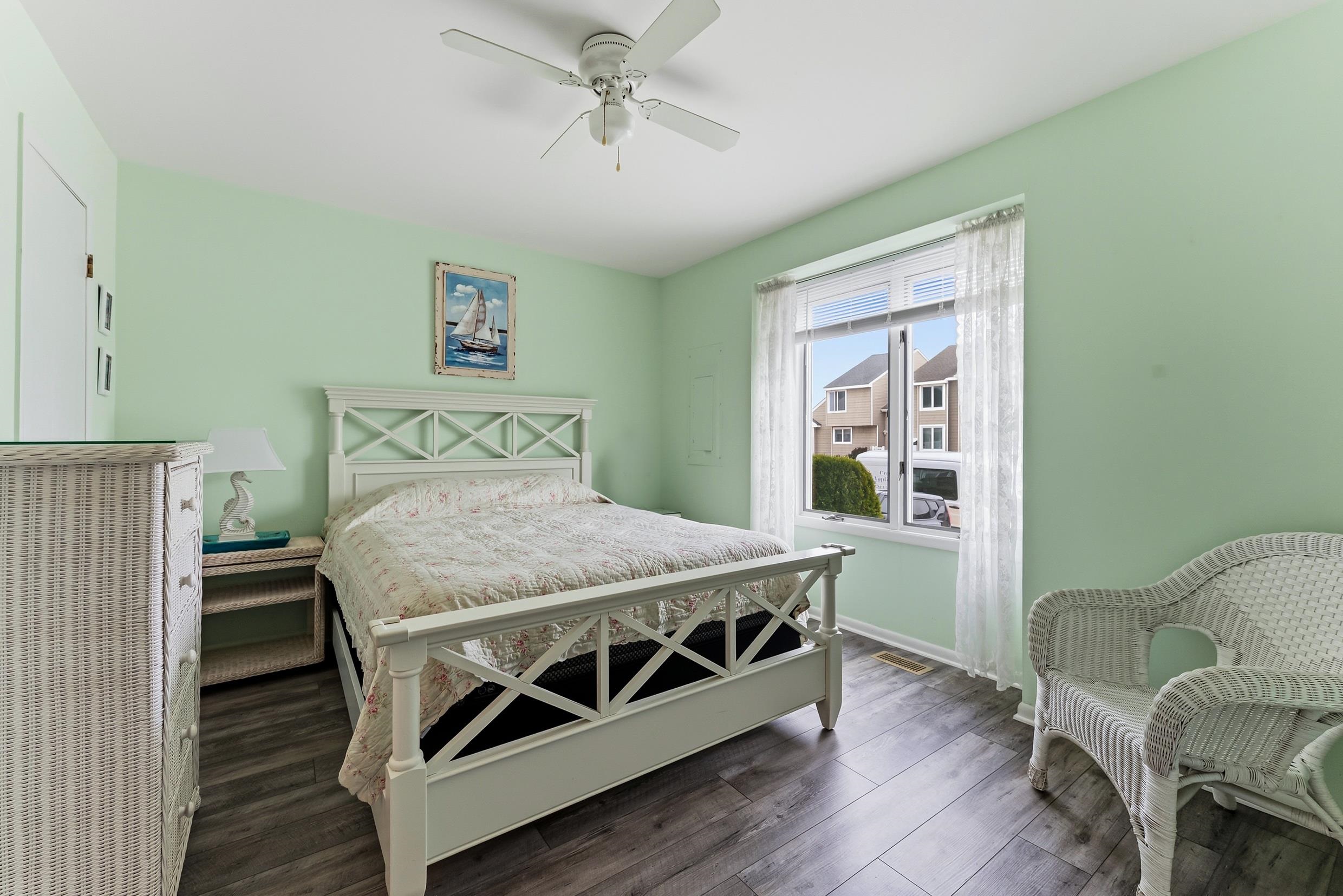 124 E Austin Avenue 124
