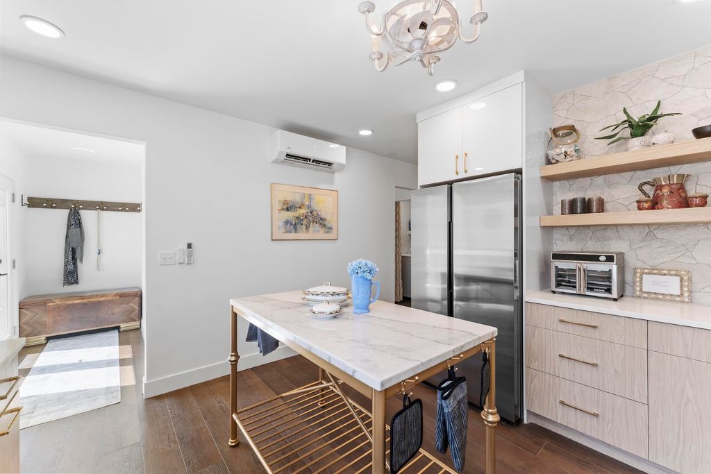 Photo of 218 E Taylor Ave AVE, Wildwood, NJ 08260 (MLS # 261482)