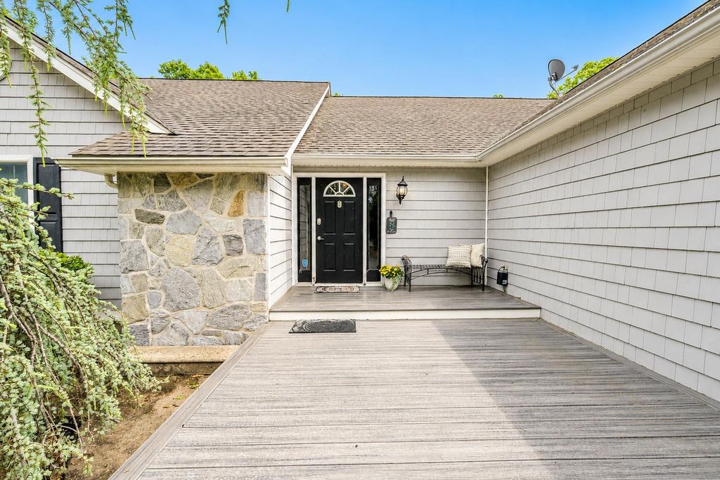 Photo of 128 E Woodland Avenue, Cape May Court House, NJ 08210 (MLS # 261444)