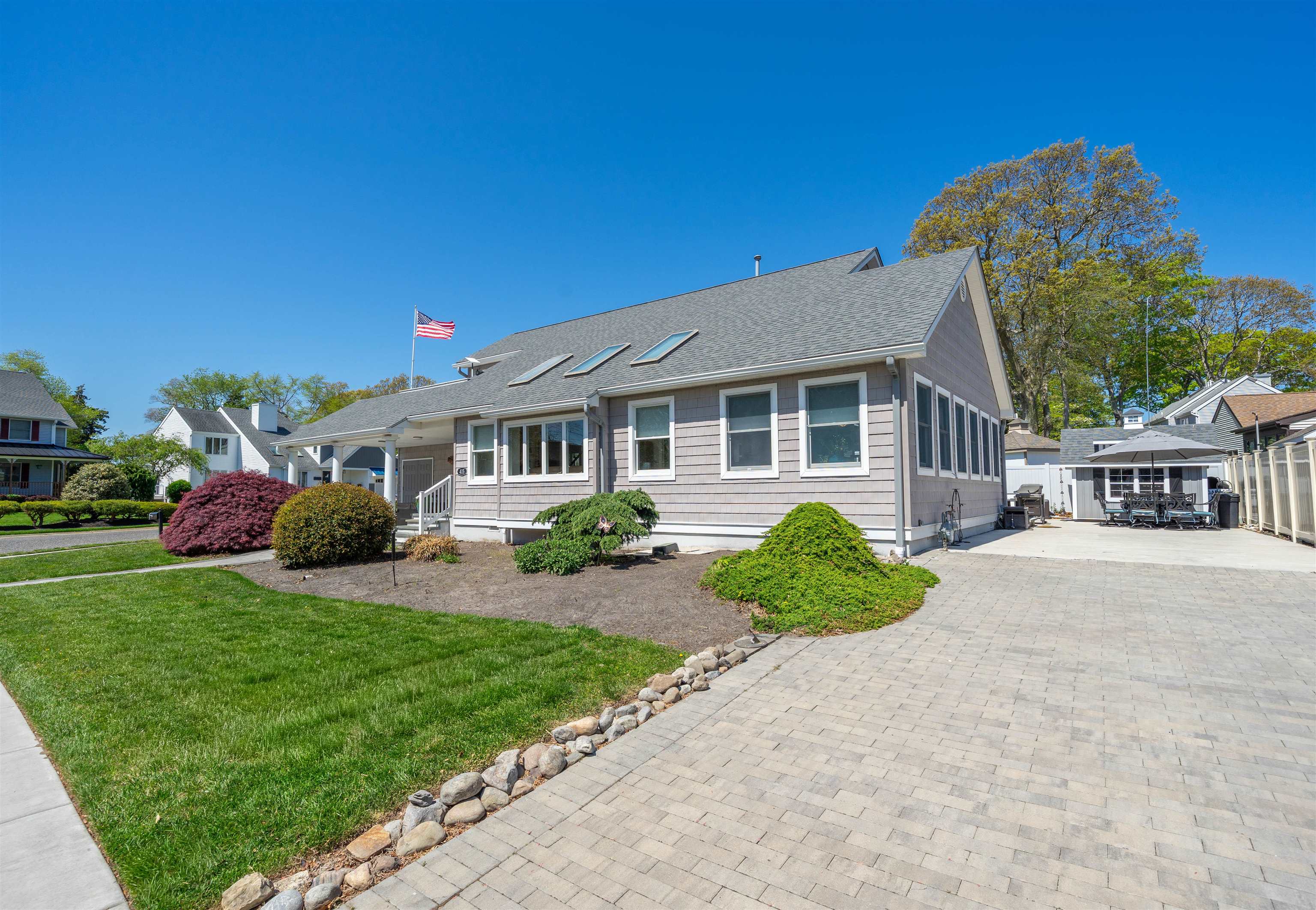 415 Portsmouth Road