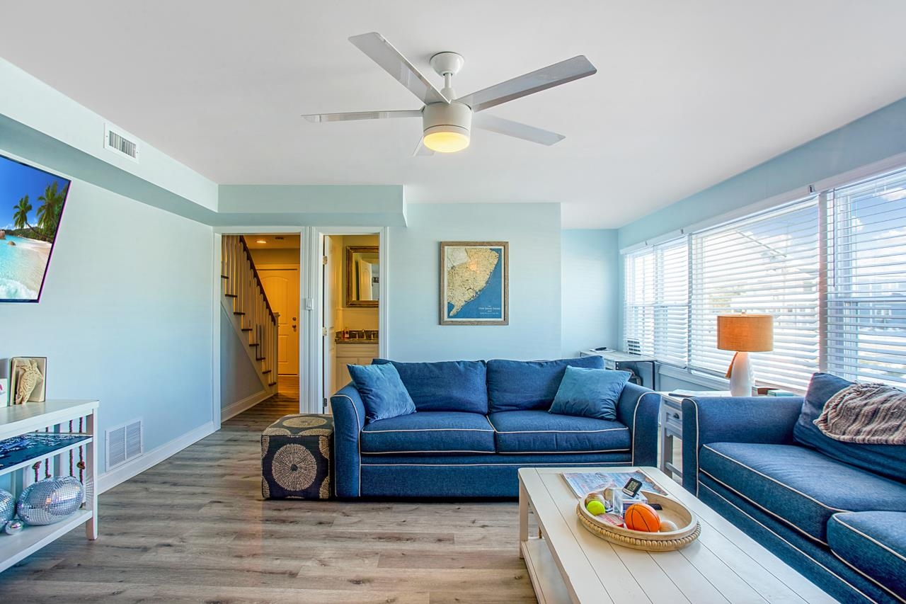 6109 Atlantic Avenue 100