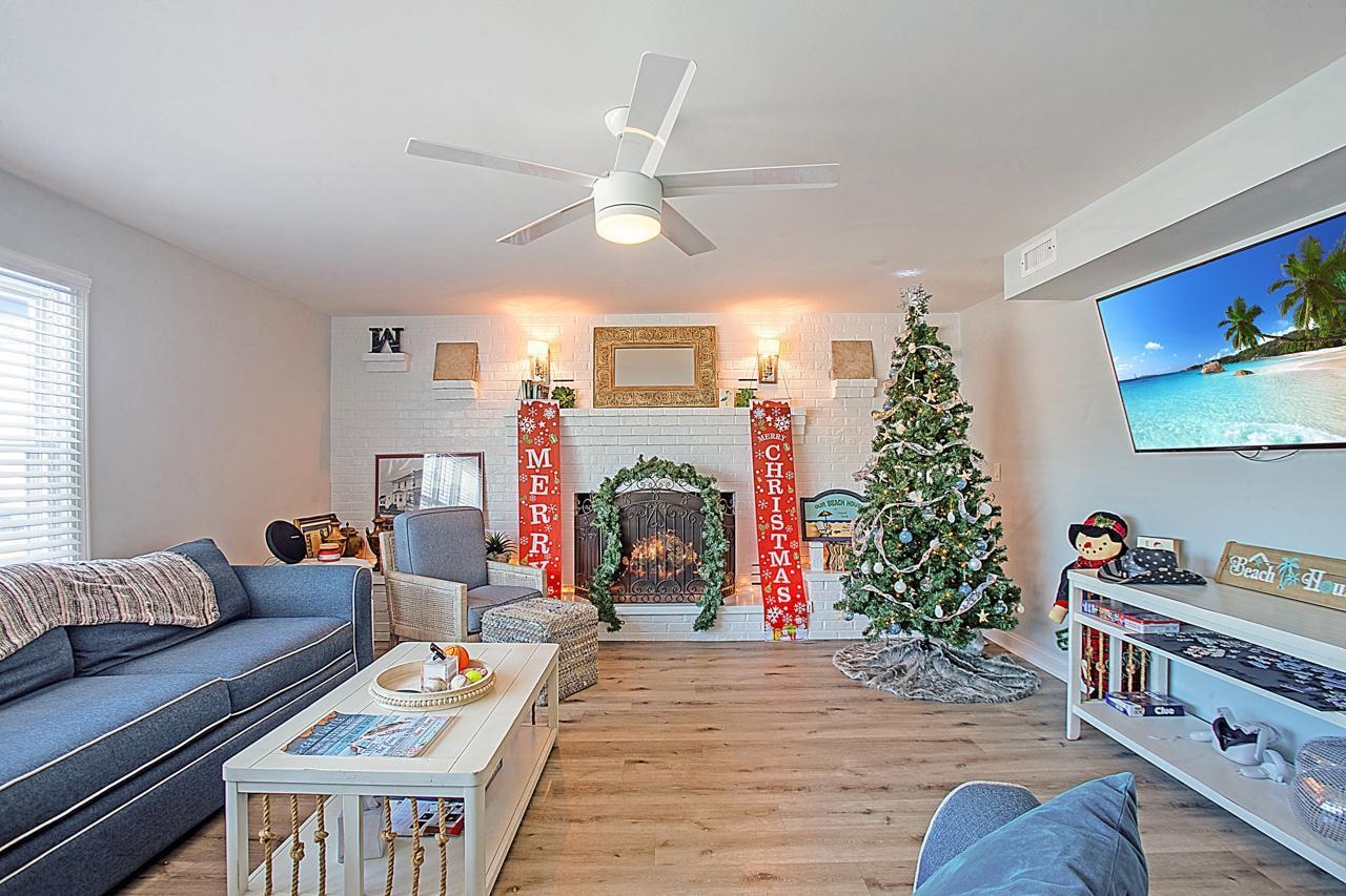 6109 Atlantic Avenue 100
