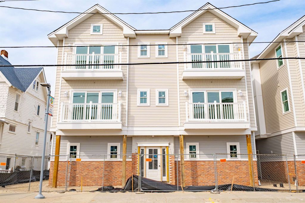 Photo of 4004 Pacific Avenue #102, Wildwood, NJ 08260 (MLS # 260308)