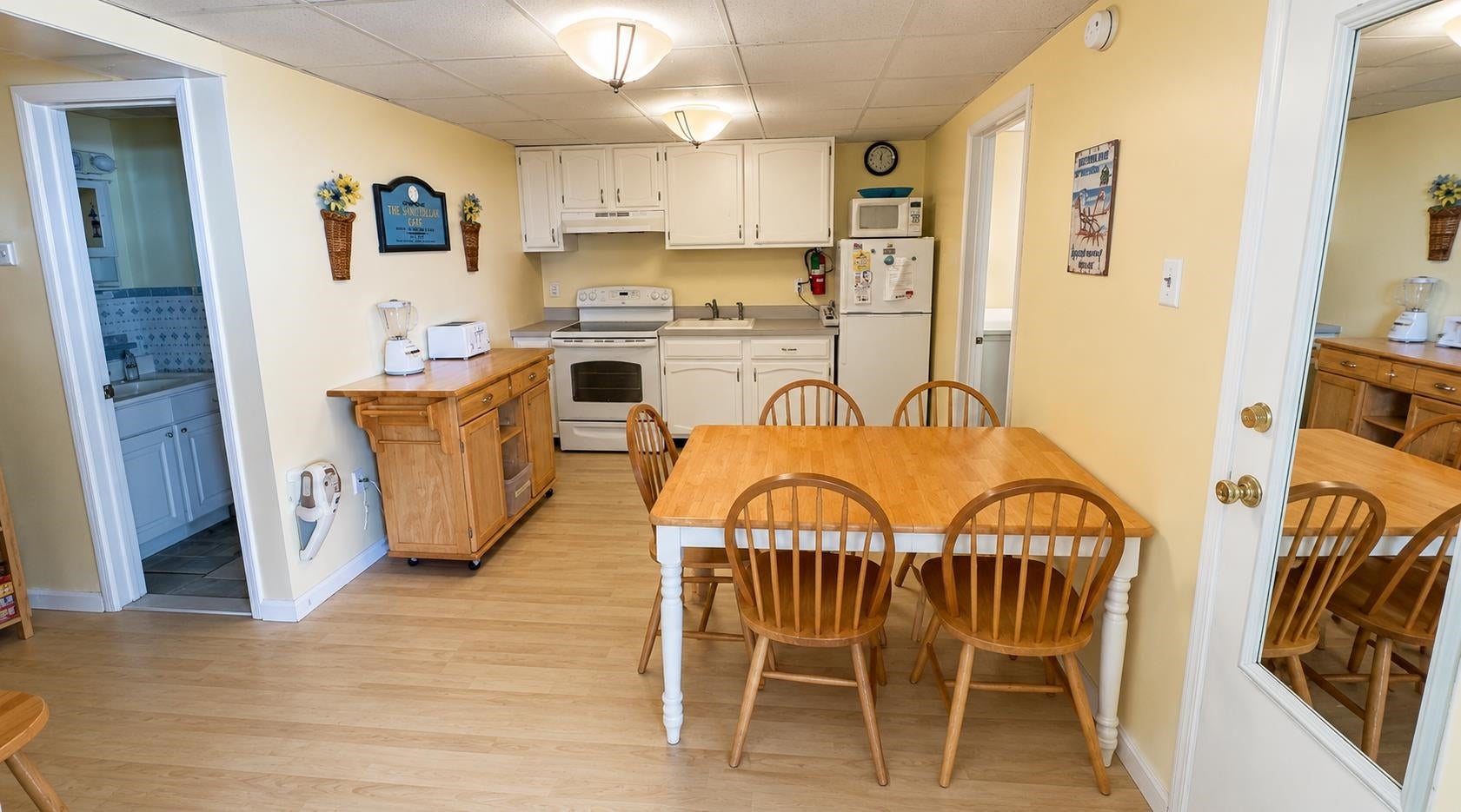 427 E Monterey Avenue 23