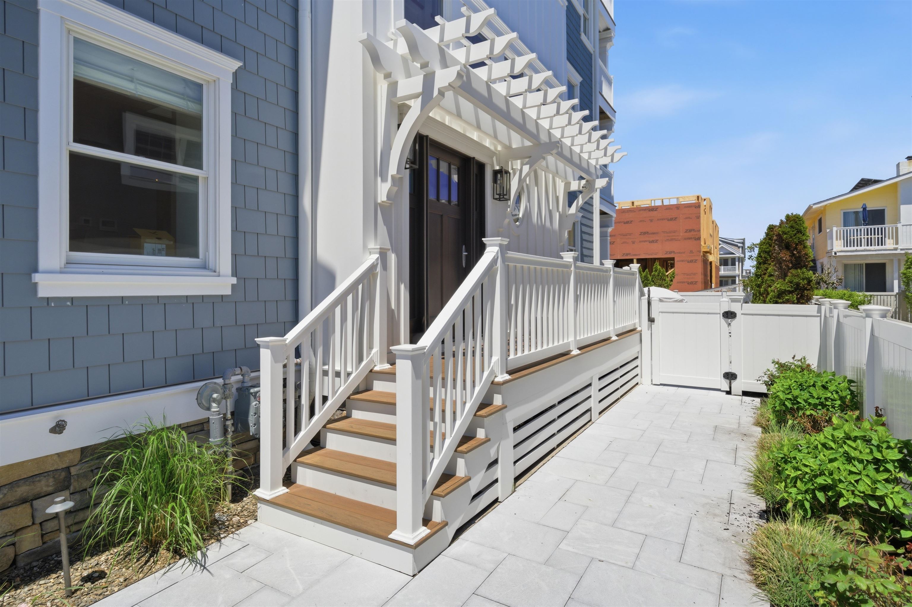 25 E 18th Street