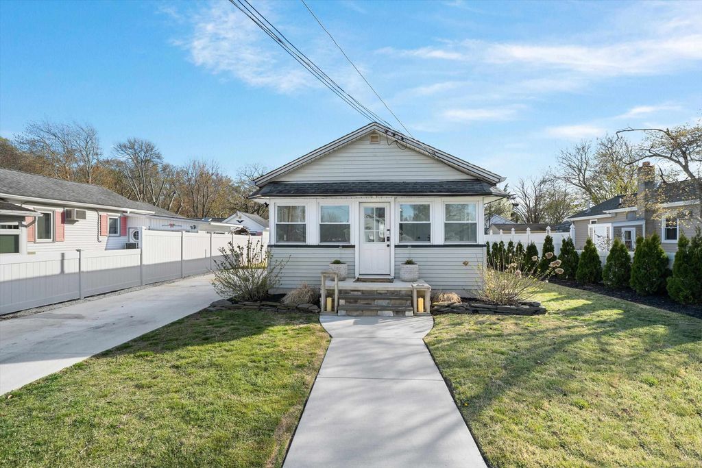 Photo of 124 Vermont Avenue, Villas, NJ 08251 (MLS # 260940)