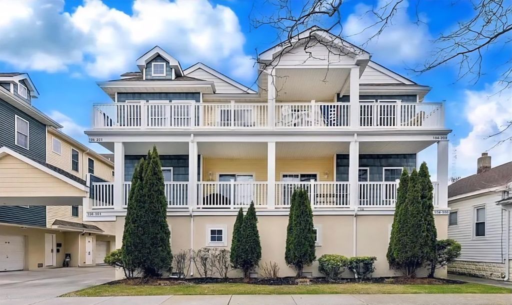 Photo of 104 E Poplar Avenue #200, Wildwood, NJ 08260 (MLS # 260084)