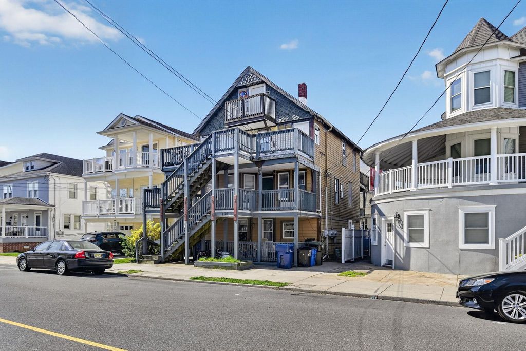 Photo of 206 E Glenwood Avenue, Wildwood, NJ 08260 (MLS # 261037)