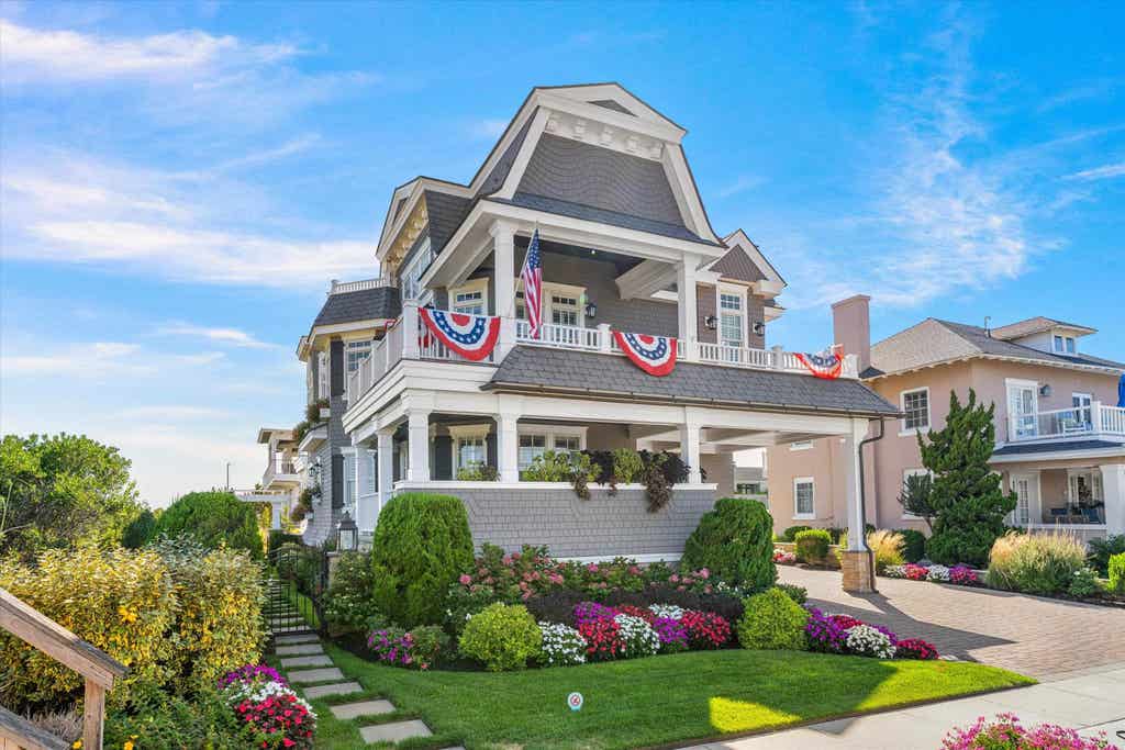 Photo of 25 100th ST, Stone Harbor, NJ 08247 (MLS # 262336)