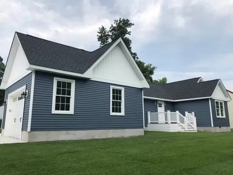 MLS: 251246