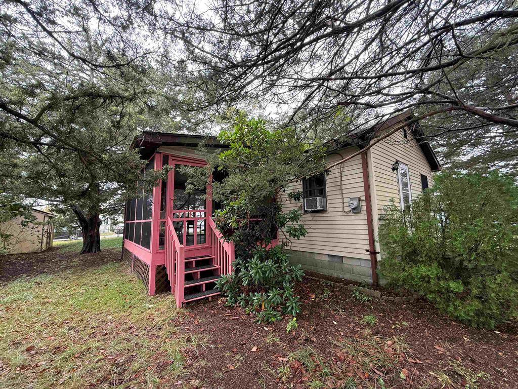 Photo of 46 Woodland Avenue, Villas, NJ 08251 (MLS # 253042)