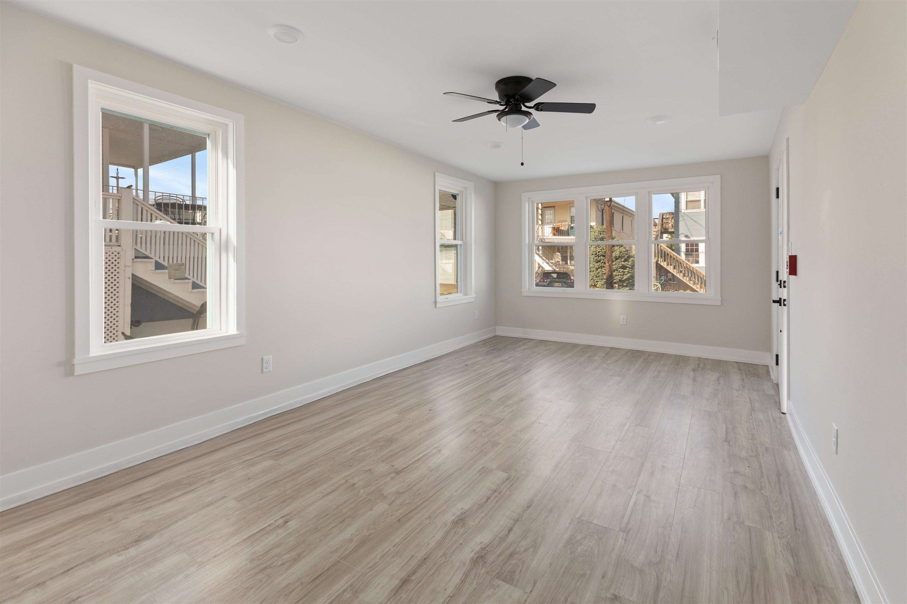 148 E Hildreth Avenue 1 West