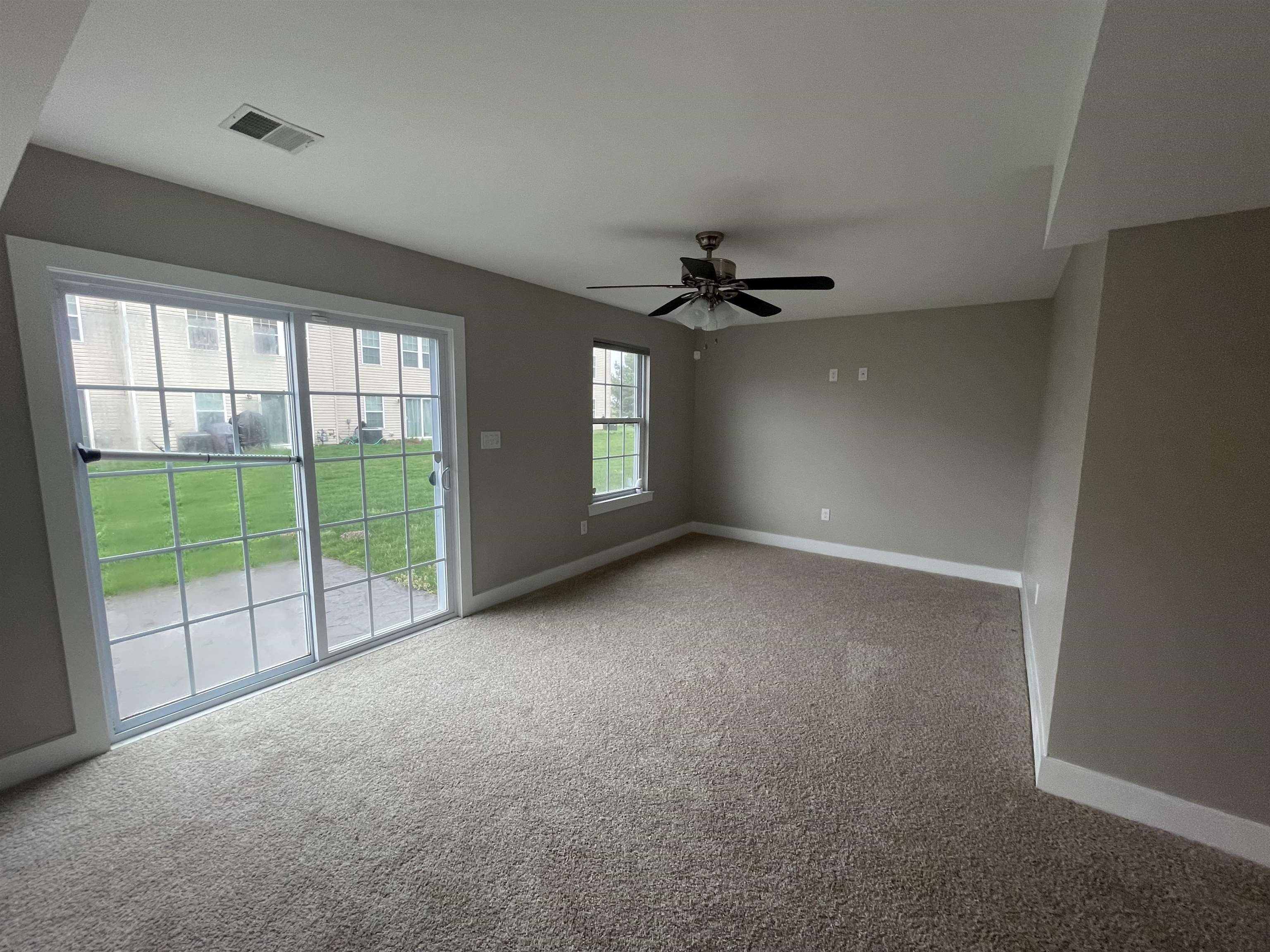 2102 E Oak Road #E2, Vineland, New Jersey image 2